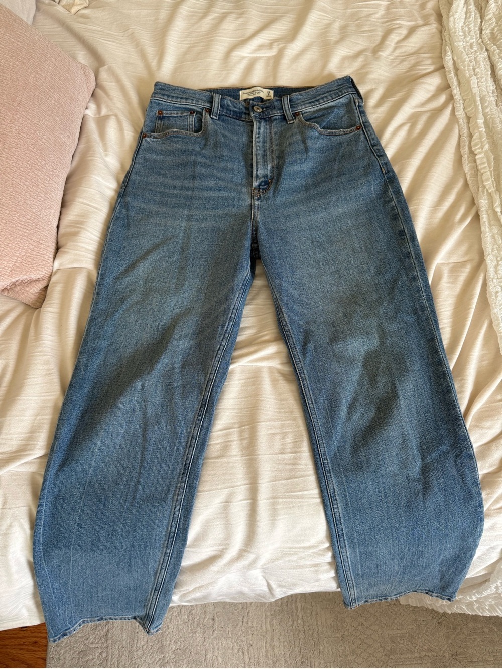 Abercrombie & Fitch Straight Leg Women’s Jeans - Blue